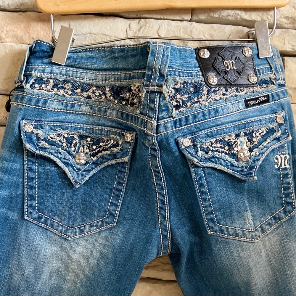 Miss Me Jeans; Sz 6-8, Flare Leg; Midrise, Rhinestone and Rag Detail. Hot!